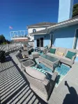 Oceanview home walking distance to beach, pier & short drive to downtown Ventura