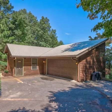 Carson's Run on Cedar Mountain--Cozy retreat with spectacular mountain views.