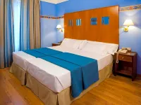 Suites Gran Vía 44 Hotels near Bib-Rambla Square