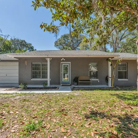 Charming 3Bed House in Crystal River, 5 min to Boat ramp Sleeps 8