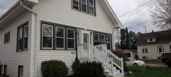 Home in Oshkosh near EAA Air Venture - 5 blocks away from Wittman Airport Hotels in Oshkosh