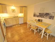 Cozy, Centrally Located Apartment in Rockport, Maine - Apartments