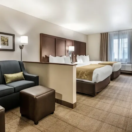 Comfort Suites at PAR 4 Resort