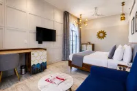The Belmonte House by Noventa - Rooftop Pool Hotel in Udaipur - สระว่ายน้ำบนดาดฟ้า
