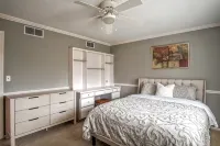 Colonial style 5BR/5BA home tucked in a private, wooded setting w/pool & hot tub - 4つ星