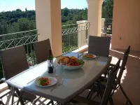Short walk to the beach ,Four bedrooms four   bathrooms sleeps 8 - 3-Star