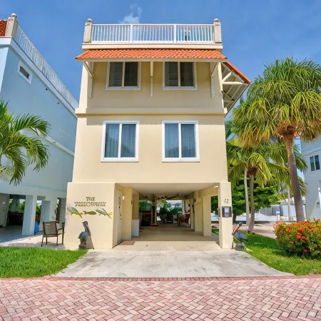 Book Any Day of the Week! Elevator~Tiki Bar~Boat Slip! Moon Deck/Pool~Gulf Front