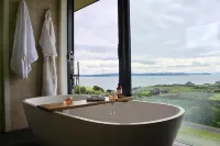 Waiheke Island Motel - Parking