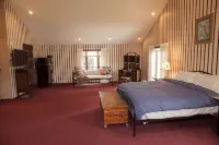 Huge Reunion House Near Oglebay Park, Pet-Friendly - 3-Star