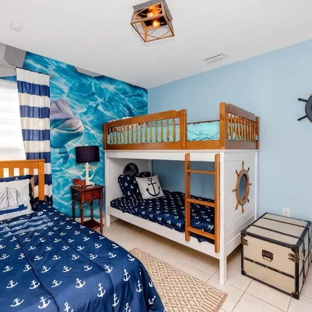 Endless summer in beautiful house with heated pool