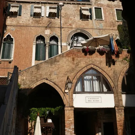 Palazzo Lion Morosini - Check in Presso Locanda Ai Santi Apostoli