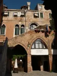 Palazzo Lion Morosini - Check in Presso Locanda Ai Santi Apostoli - Homestays