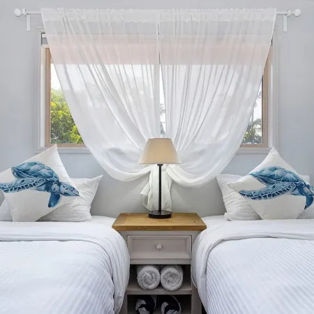 Lovely Waterfront Beach House, Pet-Friendly Hotels in Buddina