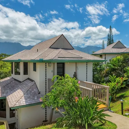 Hawaiian-style Oceanfront Villa - Outrageous Views, Beach Access, Ahh!