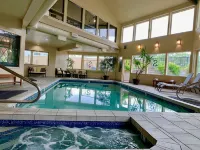 Stratford Inn - Pools
