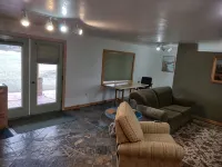 Very quiet ground floor basement apartment in the country, big outdoor space,!!! - アパートメント