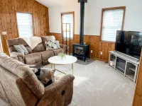 Cozy Home-Close to Lake & Centrally Located! - Wifi