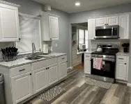 2 Bedroom-near Hospitals, Six Flag, Big E - Homestays