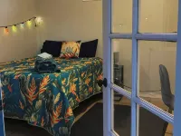 CozyTiki Cottage w/ 2 Private Rooms, Priv Attached Kit/Bath TA-154-746-2656-01 Hotéis em Captain Cook