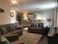 Modern 4 Bedroom 2 Bath Sleeps 10 Newly Renovated Whole House Rental - Wifi