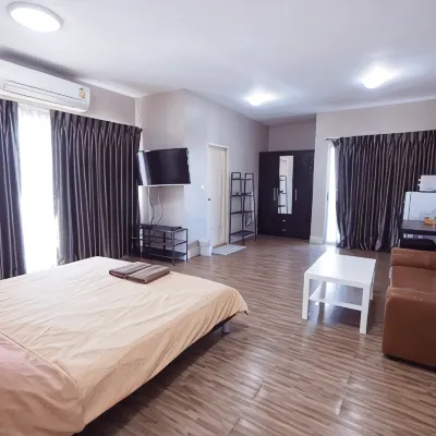 S. Somboon Place Hotels near Chachoengsao