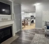 2nd Floor Walk-up.  Close to Wedding Venues, Restaurants and More! - Pool