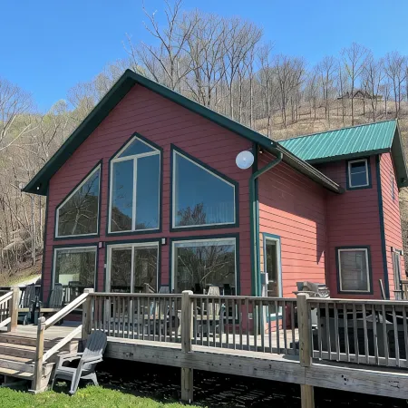 Spectacular Mountain Views w/Pool table and Fire pit!