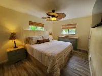 30 Seconds to Beach Path! Outdoor Tiki Bar w/ TV! Kayaks, SUP's, Bikes & More! - Wifi