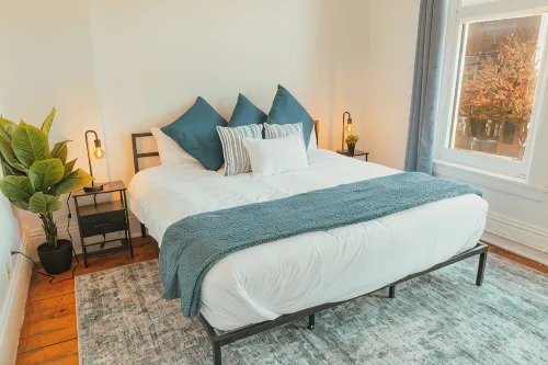 Large Condo in the heart of GR - 4-Sterne