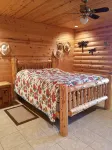Hocking Hills Lodge - Maximum 16-Adults w/Children is 20-Guests - balcony