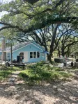 130 Acres with cabin in the woods-- 7 miles from downtown Boerne - Chalets