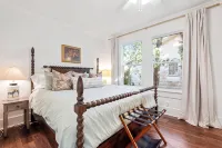 Beautifully restored cottage downtown Historic Brunswick close to golf + beaches - Homestays