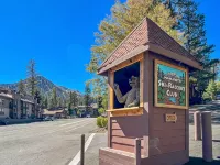 Mammoth Condo, 2 Beds+ 2 Baths, Next to Canyon Lodge-Mammoth Ski & Racquet Club - 4 tähden