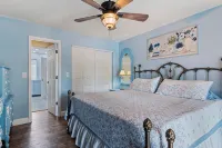 Tropical Oasis ~ Game Room ~ Spectacular Gardens ~ Heated 32' Saltwater Pool - Wifi
