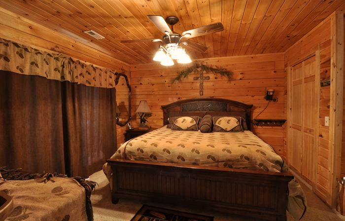 Timber Mountain Lodge,  Private Hot Tub .1 Mi to Thunder Ridge; 10 min Branson