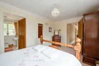 Oak Tree Cottage, Charming & Rural Home, Heart of the New Forest - 4-Star