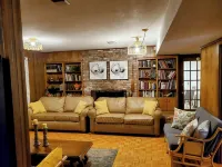 "Abbie's Place: Spacious 4Br Sanctuary with Sunroom and Private Backyard" - 民泊