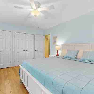 Luxury Home on North Beach-NEW Heated Pool & Hot Tub, Firepit, Game Room & More! Rooms