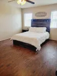 Modern Secluded 2 BR 1.5 Bath - 3-Star