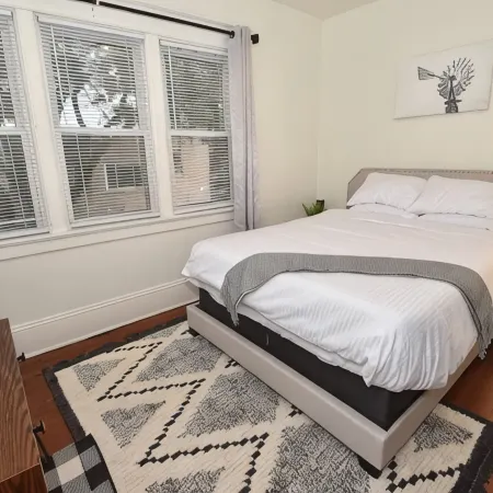 Charming Vintage Farmhouse 3 Bedroom Oasis