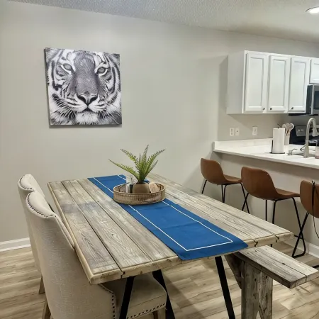 Very short walk to Downtown! Completely renovated. Sleeps six.