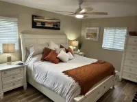 Lake House! Game Room, Fire Pit, Huge Kitchen, Remodeled! - 3 étoiles