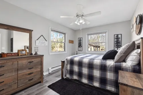 Serpent Lake Cabin • Sleeps 13 • Cuyuna Trail - Chalets