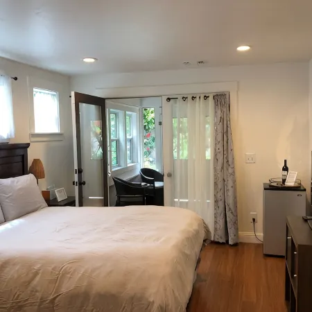 Wine Country Harvest Hideaway - Centrally located in Sonoma Valley