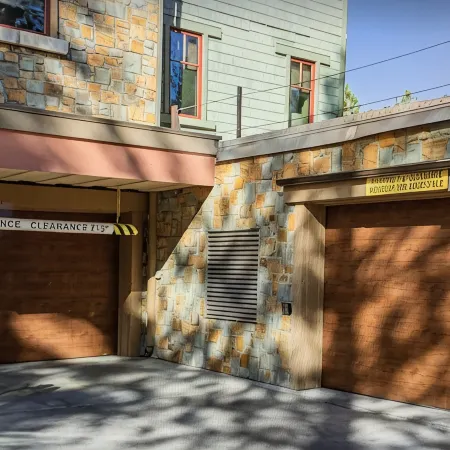Year round fun luxury location steps to Village, close to all outdoor activities