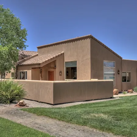 Quiet & Spacious Rim Village Townhome, Views, 2 King Beds, Community Pool/Spa