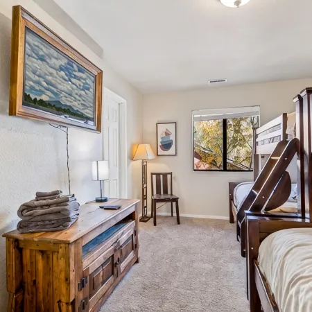 Downtown Townhouse w/Hot Tub, A/C & Sleeps 8!