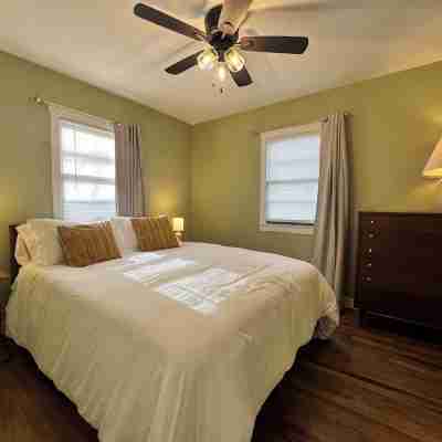 Westside House 2 Miles to Downtown and the Stadium Rooms