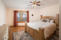 Mountaintop Cabin with Majestic Views - Hot Tub + Game Room + Pet Friendly - Bathtub