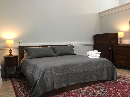 4B2B, 2F, Free Wi-Fi @ Washington Square West
